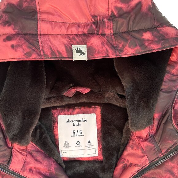Abercrombie Kids Cozy Pattern Faux Fur Lined Puffer Coat Red Dye Effect 5/6 - Picture 9 of 16